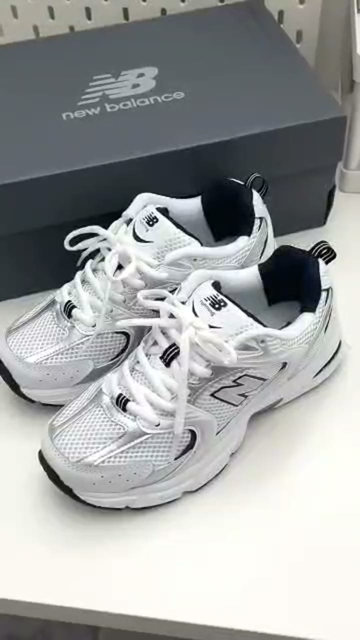 Sneakers za silver